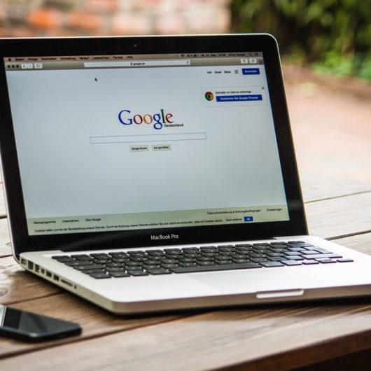 Na czym zarabia Google?